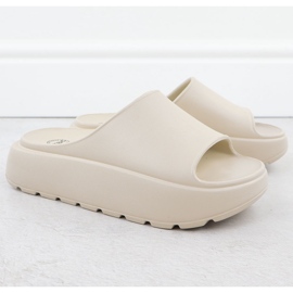 Frauenflip Flops auf einem dicken Plattformpool Beige News 7303 2