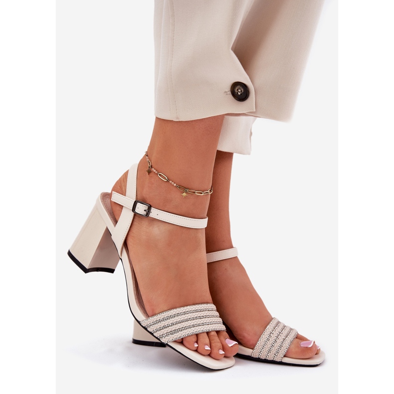 Frauensandalen auf dem Pfosten mit Zirkonen und Vinceza 62228 Schwarz beige 1