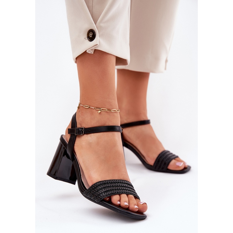 Frauensandalen auf dem Pfosten mit Zirkonen und Vinceza 62228 Braid Black schwarz 2