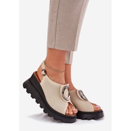 ARTIKER Damen -Ledersandalen mit einem Keil mit Dekoration Artker 56C0111 Beige 1