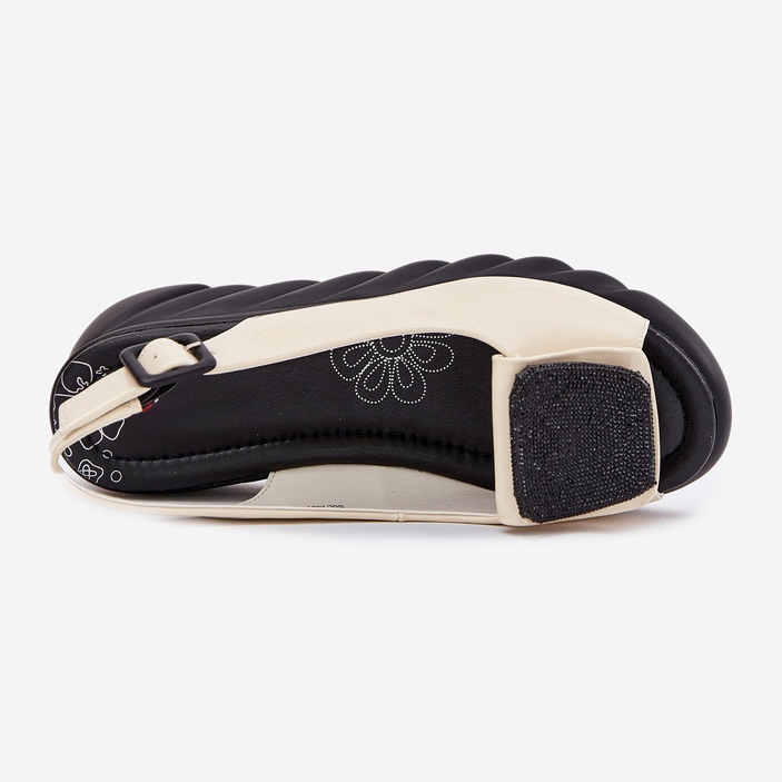 Leder lackierte Frauensandalen mit alter Dekoration Artiker 56C1567 Beige 2