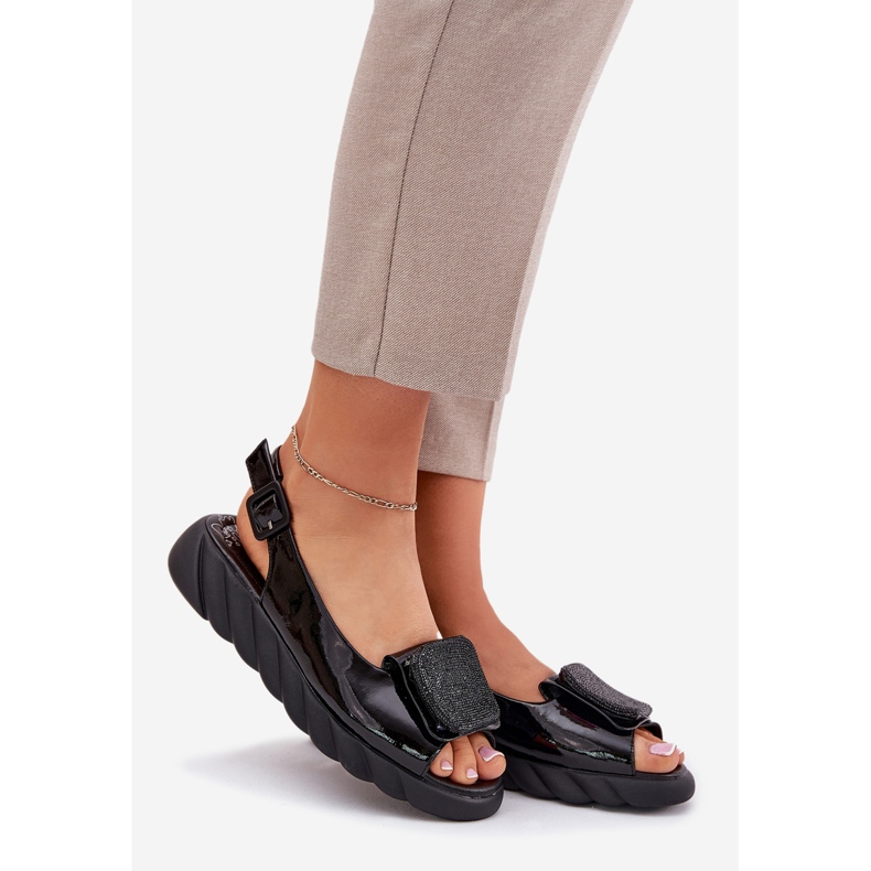 ARTIKER Leder lackierte Frauensandalen mit einem Keil mit Dekoration Artker 56C1564 Schwarz 1