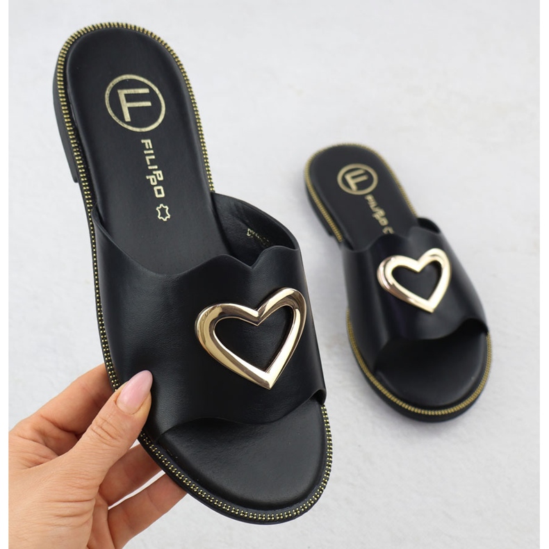 Frauenklappe mit einem dekorativen Herz schwarz Filippo DK6909 1