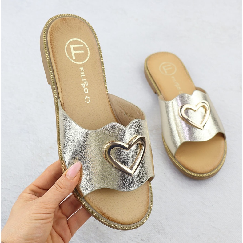 Frauenklappe mit einem dekorativen Herzen Goldene Filippo DK6909 1