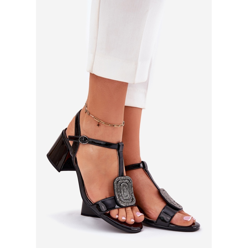 Vinceza Leder lackierte Frauensandalen auf dem Pfosten mit der Dekoration von Vincez 91134 Schwarz 1