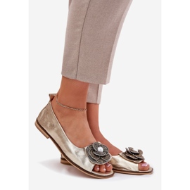 Leder -Ballerinas mit nackten Fingern und einer Zazoo -Blume 1870 Zlotys golden 1