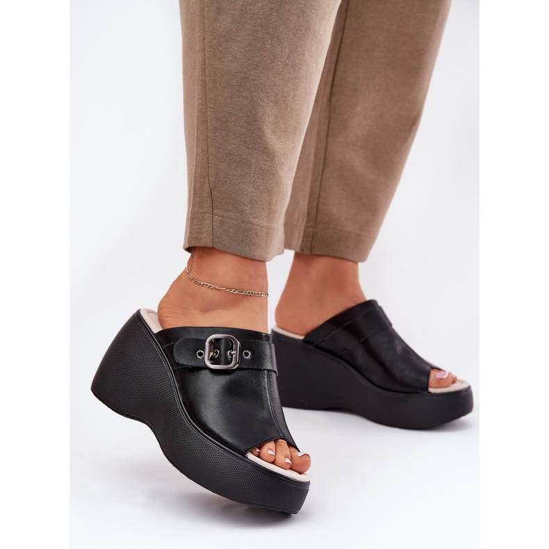 S.Barski Frauen Lederflip Flops auf der Plattform und Keil mit Schnalle S. Barski LR51-542 Schwarz 2