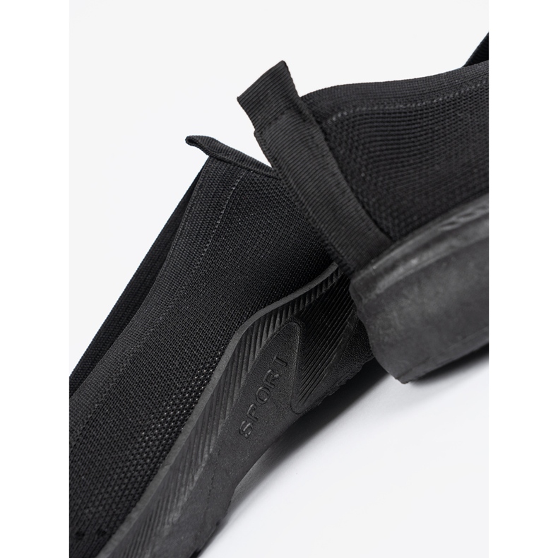 Shelvt Schwarze Slip-On-Sportschuhe 1