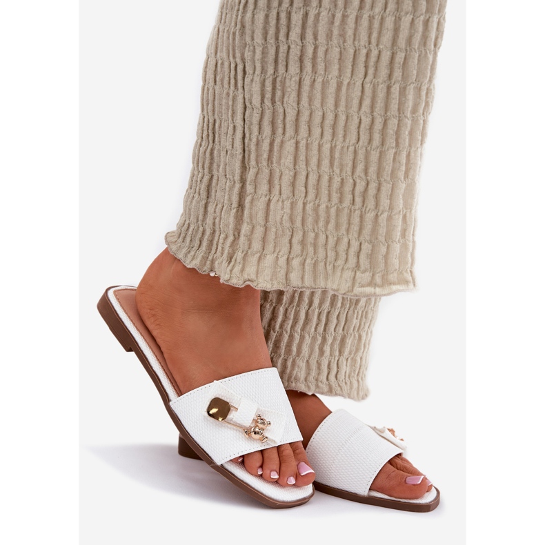 Inna Flach -geköpfte Frauenflip -Flops mit einem weißen Bogen 1