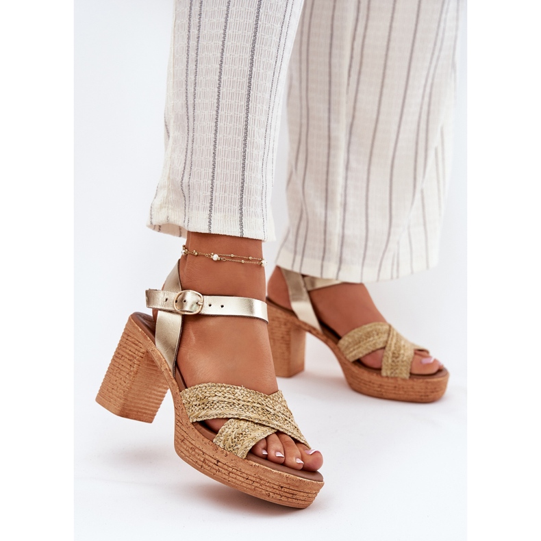 Ledersandalen auf der Säule mit Geflecht auf Zazoo 40460 Gold Streifen golden 2