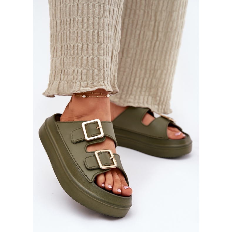 Inna Damenflip flops auf der Plattform mit goldenen Schnallen grün 2