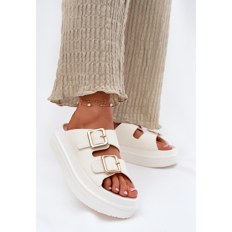 Inna Damenflip Flops auf der Plattform mit goldenen Ecru -Schnallen weiß 2