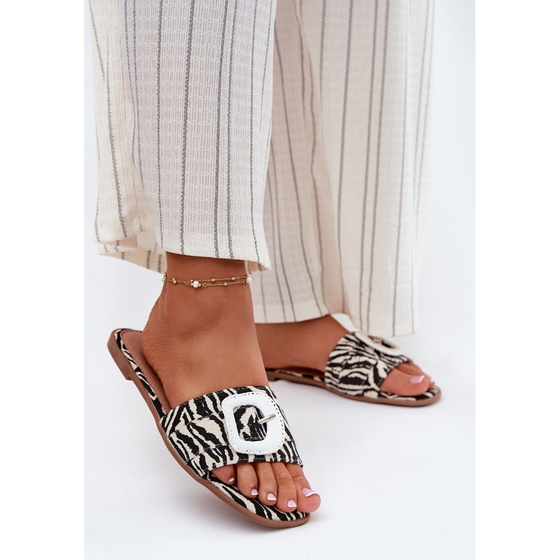 Inna Flat -Frauen -Flip -Flops mit einer dekorativen Zebrafalle weiß 2