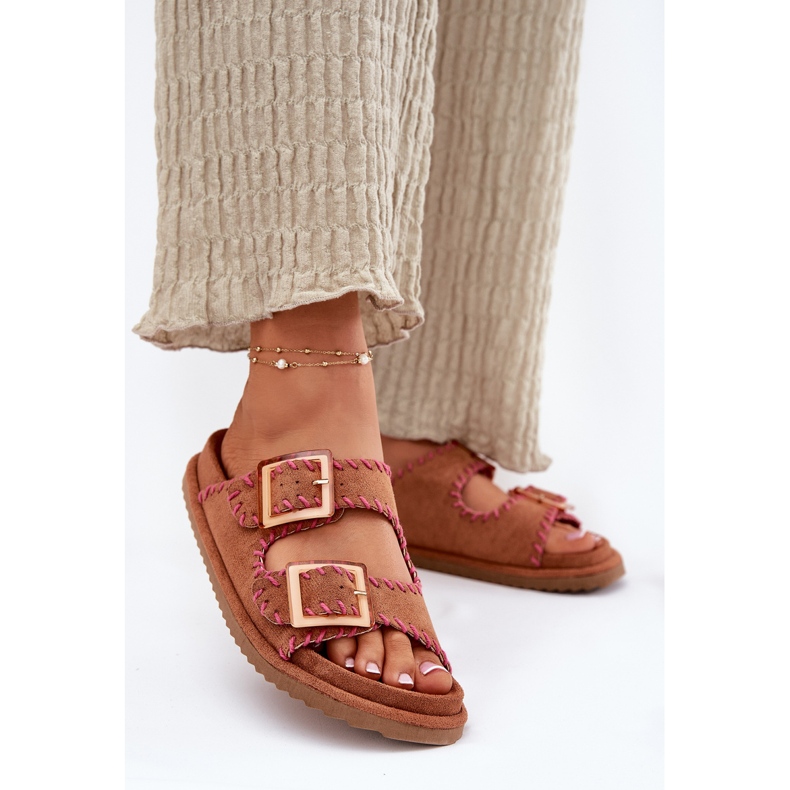 Inna Damenflip Flops mit Schnallen und dekorativem Kamel braun 2