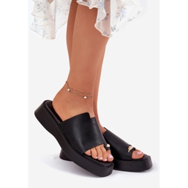 EVento Damenflip Flops auf der Plattform mit einem dekorativen Detail schwarz 1