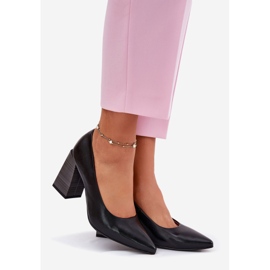 EVento Lederpumps auf einem hohen Absatz in Schwarz 1