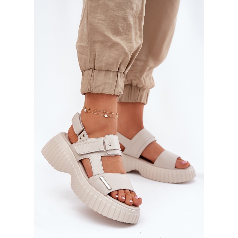 EVento Frauen Ledersandalen auf der Plattform Beige 2