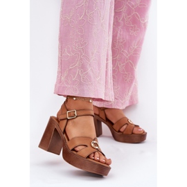 EVento Frauensandalen auf dem Camel Golden Decoration Post braun 2