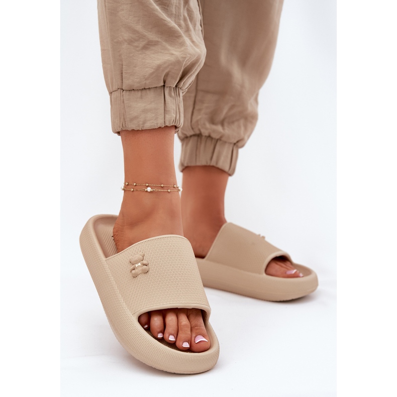 Frauenschaumflip -Flops auf der Plattform mit einem Vinceza Teddy Bear 75210 Beige 2