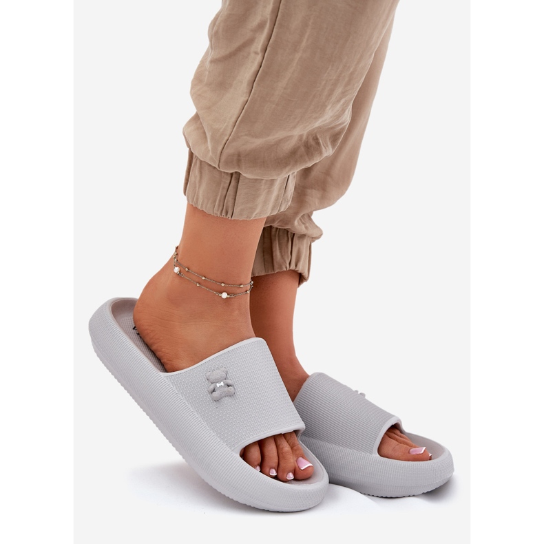 Frauenschaumflip Flops auf der Plattform mit einem Vinceza Teddybär 75210 Grau 1