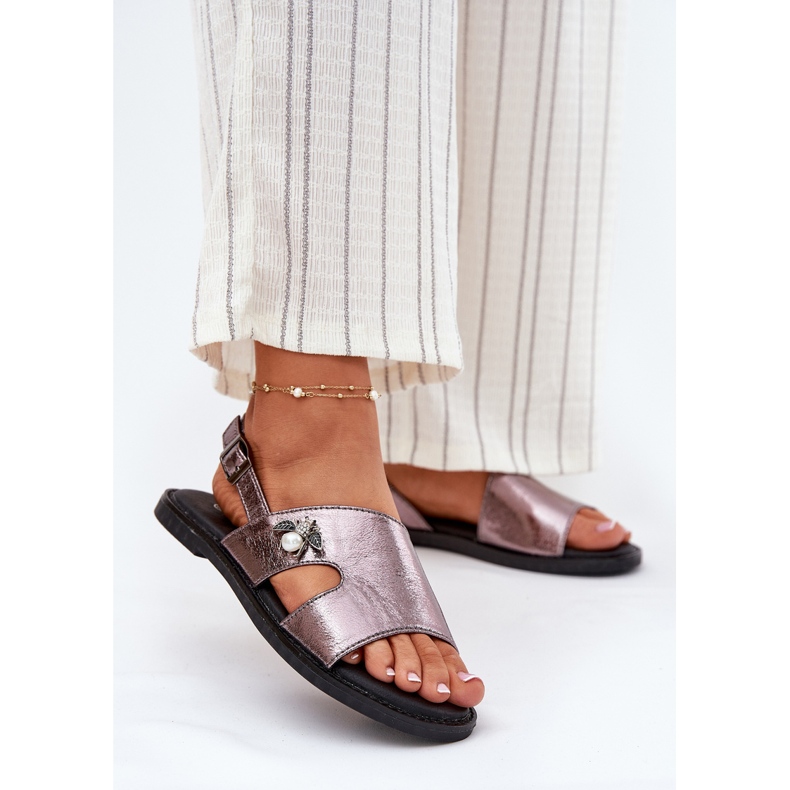 Flache Frauensandalen mit einem dekorativen Vinceza 17378 Silberdetail silber- 2