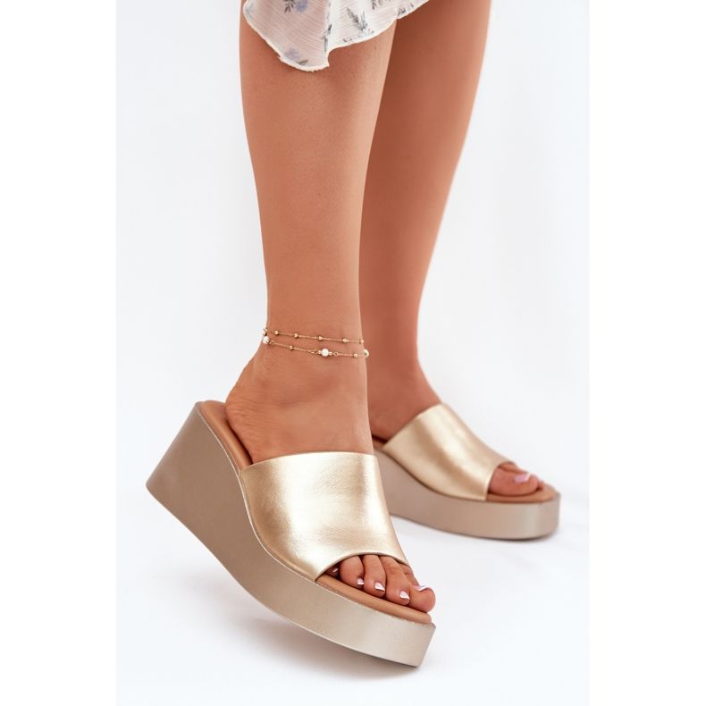 Inna Damenflip flops auf einem Keil Eco Leder golden 2