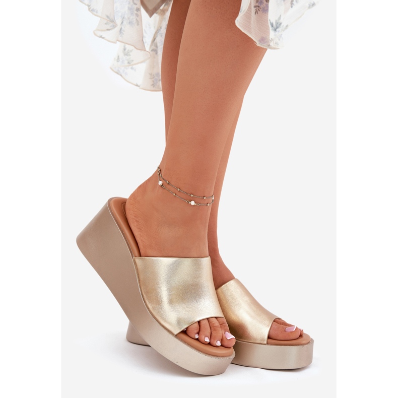 Inna Damenflip flops auf einem Keil Eco Leder golden 1