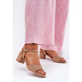 EVento Eco Suede klassische Frauen High Heels Beige Sandalen 2