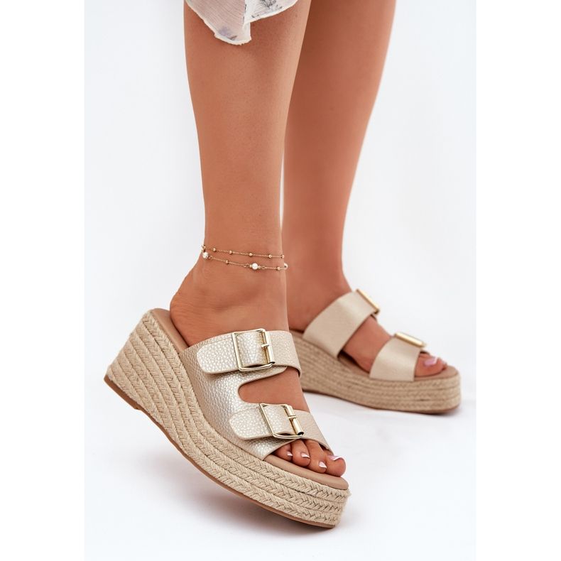 Inna Frauenkeile mit Keil mit Geflecht und goldenen Klemmen 2