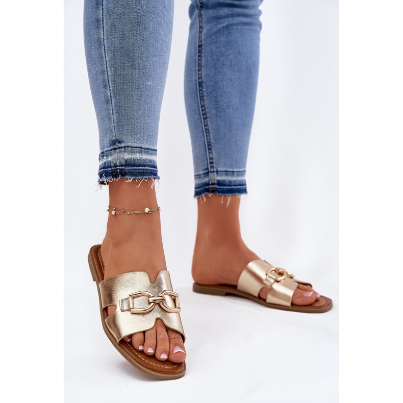 EVento Flat Flip Flops für Frauen mit einem dekorativen goldenen Detail 2