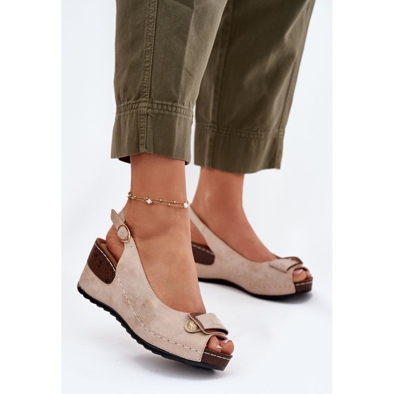 EVento Frauen leichte Sandalen für Komfortschuhe Beige-Gold golden 2