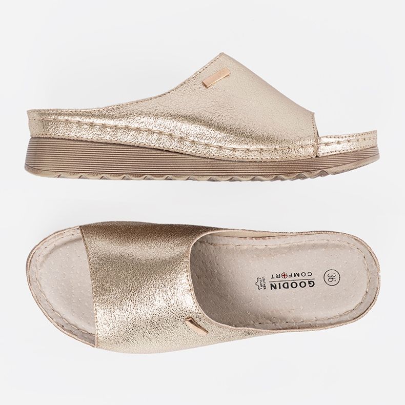 Goodin Gold Flip Flops für Frauen auf der Plattform golden 1