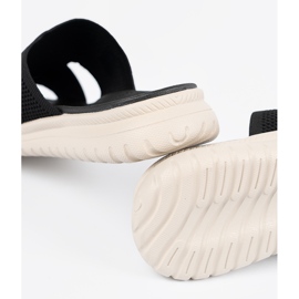 Schwarze Hausschuhe für Frauen auf der Sergio Leone -Plattform 1