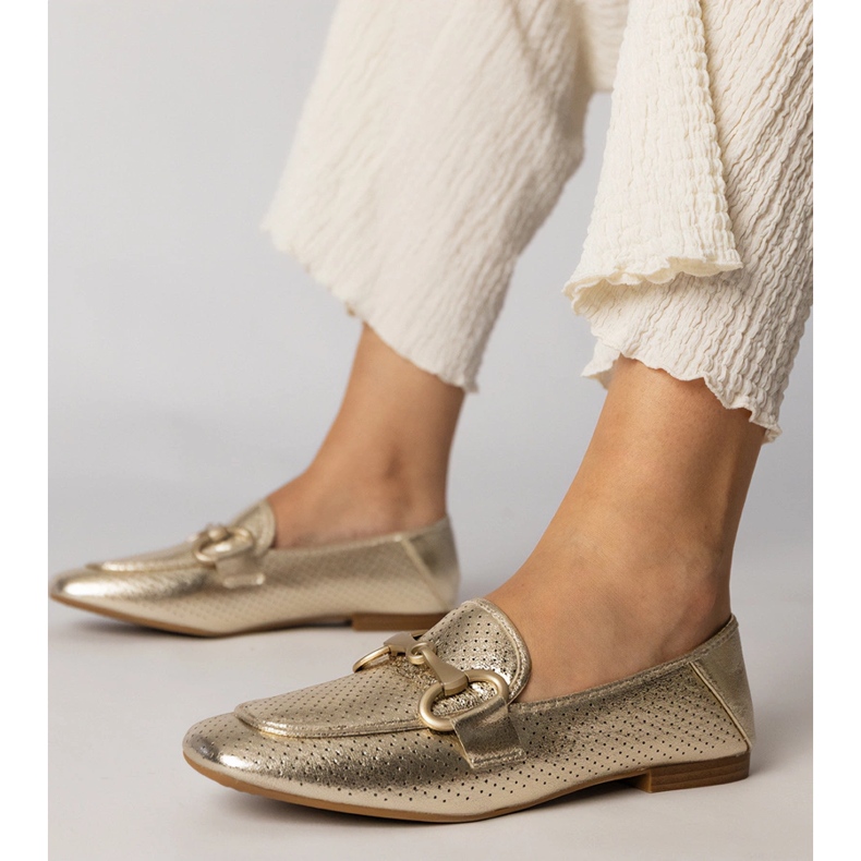 Goldene Ballerinas elegante Frauen mit einer Verzierung 1