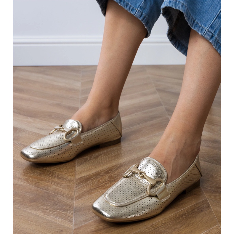 Goldene Ballerinas elegante Frauen mit einer Verzierung 2