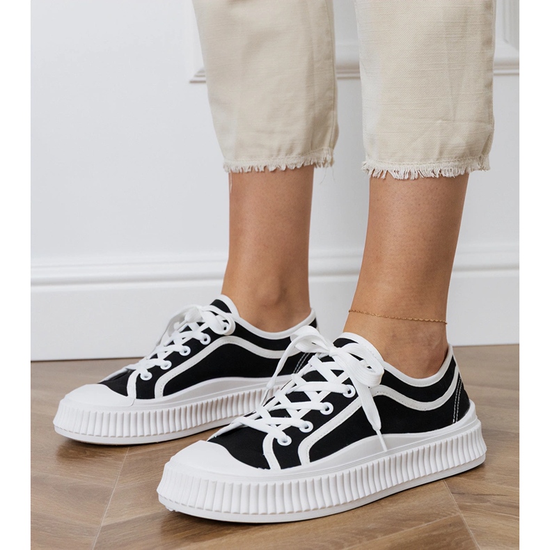 Schwarze Plateau-Sneaker für Damen 1