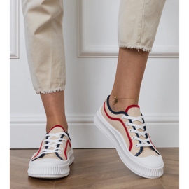 Beigefarbene Plateau-Sneaker für Damen 4