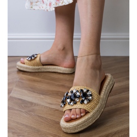 Beige Espadrilles mit schwarzen Kristallen 2