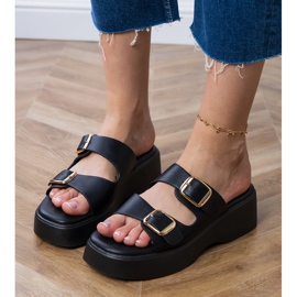 Schwarze Flip Flops mit Klemmen auf Streifen 2