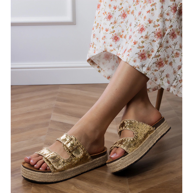 Goldene Hausschuhe Espadrilles mit Schnallen 2