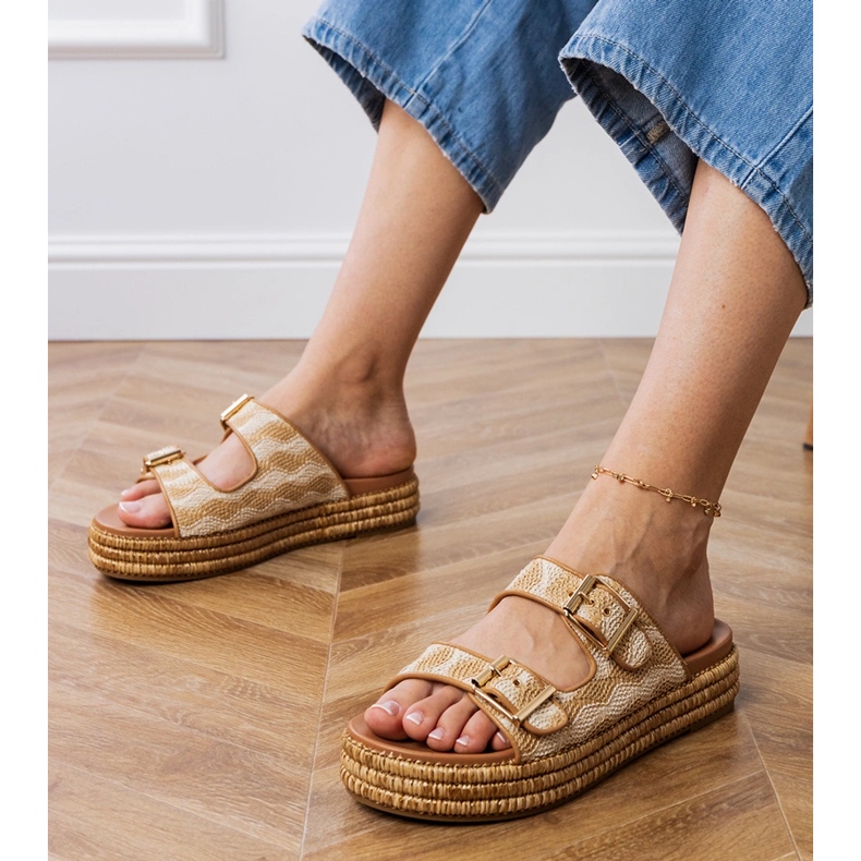 Beige klatschen mit Klemmen auf Streifen 1