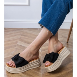 Schwarze Plateausandalen mit Schleife 2