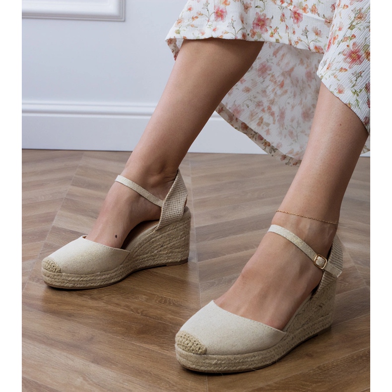 Beige Sandalen Espadrilles auf Keil 1
