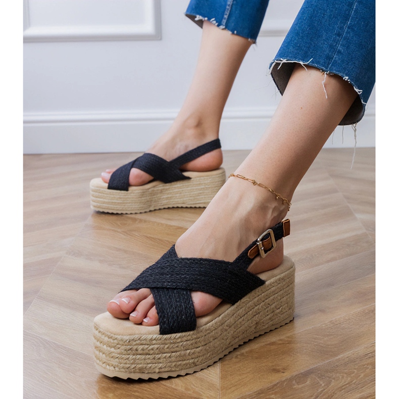Schwarze Espadrilles Sandalen auf der Plattform mit Streifen 2
