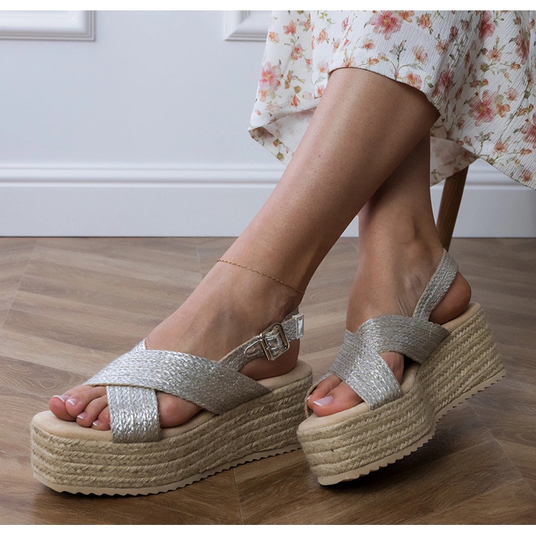 Silber Espadrille Sandalen auf einer Plattform mit Streifen silber- 2