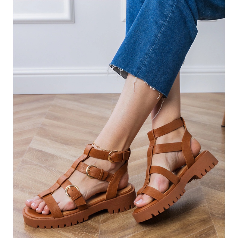 Brown Gladiatorsandalen, die mit einem Würfel befestigt sind braun 2