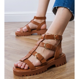 Brown Gladiatorsandalen, die mit einem Würfel befestigt sind braun 3