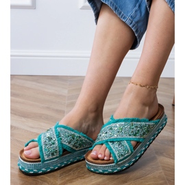 Grüne Flip Flops mit Streifen 3