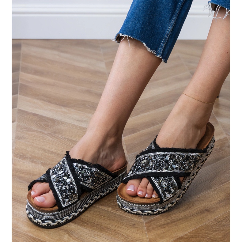 Schwarze Flip Flops mit Streifen 2