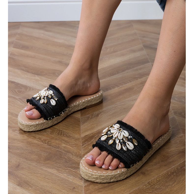 Schwarze Espadrille Flip Flops mit Muscheln 1